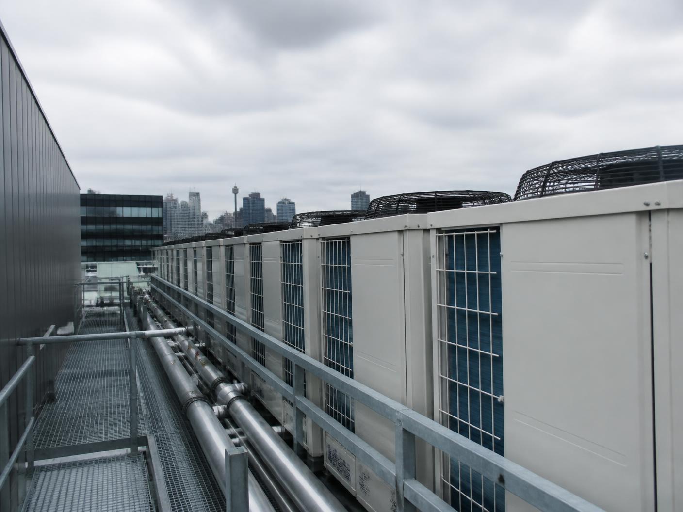Rooftop condenser plant on a commercial building